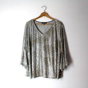 Roz & Ali woman 3X  blouse top stretch flare sleeve shiny dots accents floral